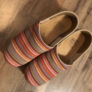 Excellent Dansko Vegan striped Clogs Mules Sz 38